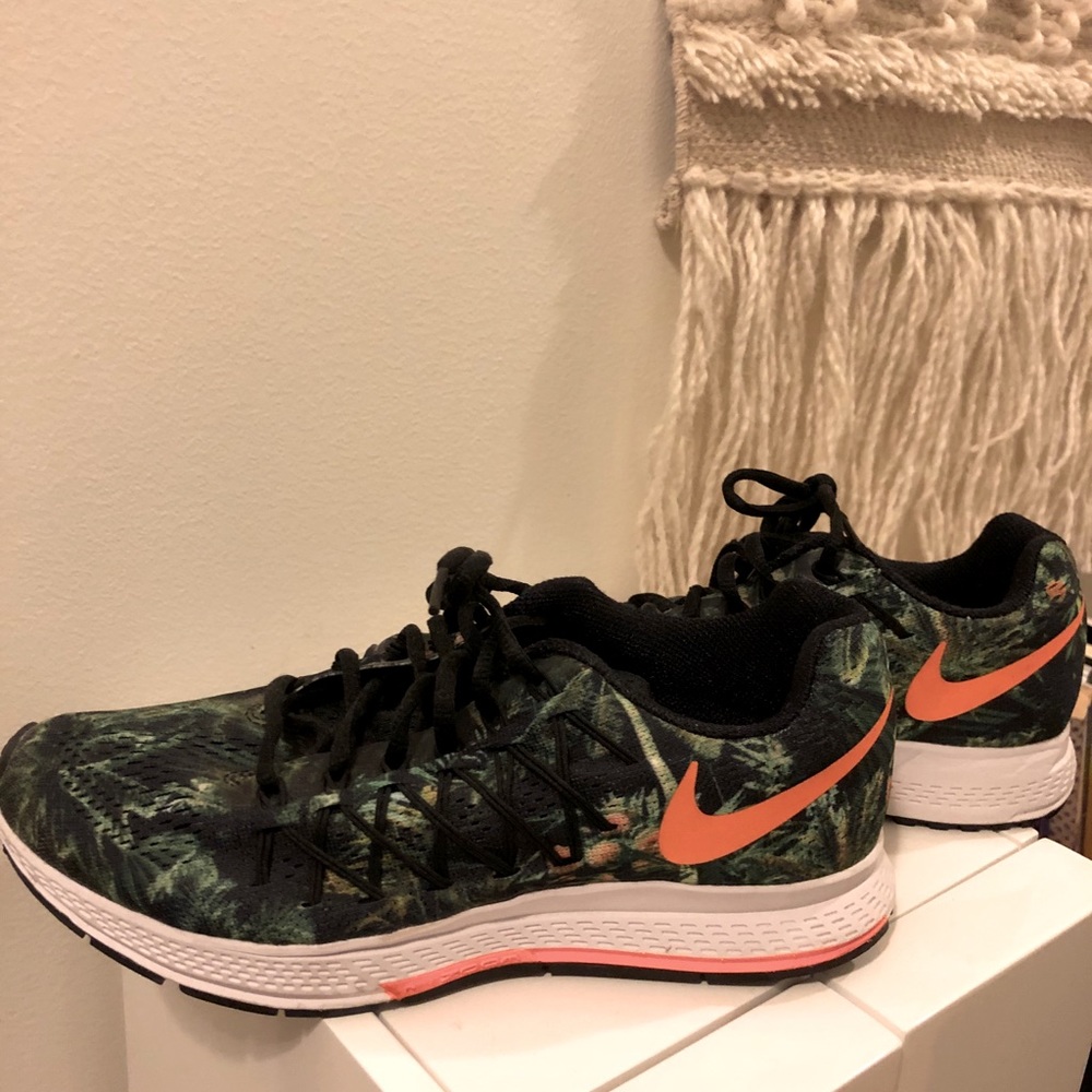 Camp Nike sneaker